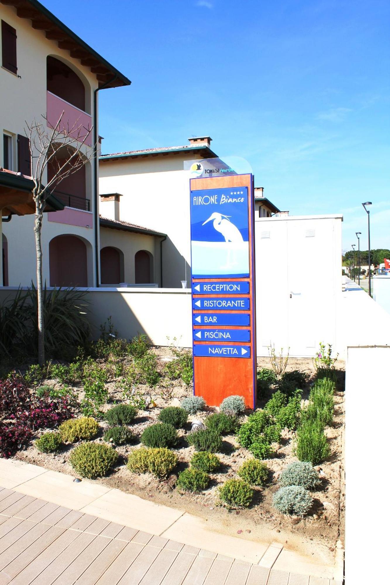 Airone Bianco Residence Village Лидо деле Национи Екстериор снимка